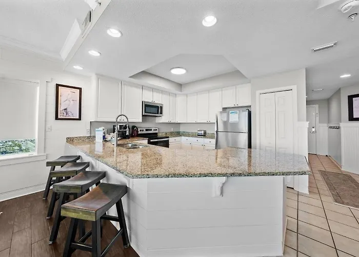 Apartment San Carlos Penthouse 5 By Youngs Suncoast